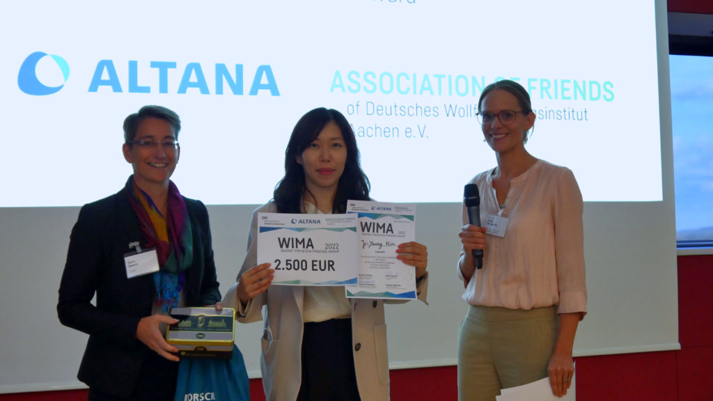 Ji-Young receiving the Women Interactive Materials Award